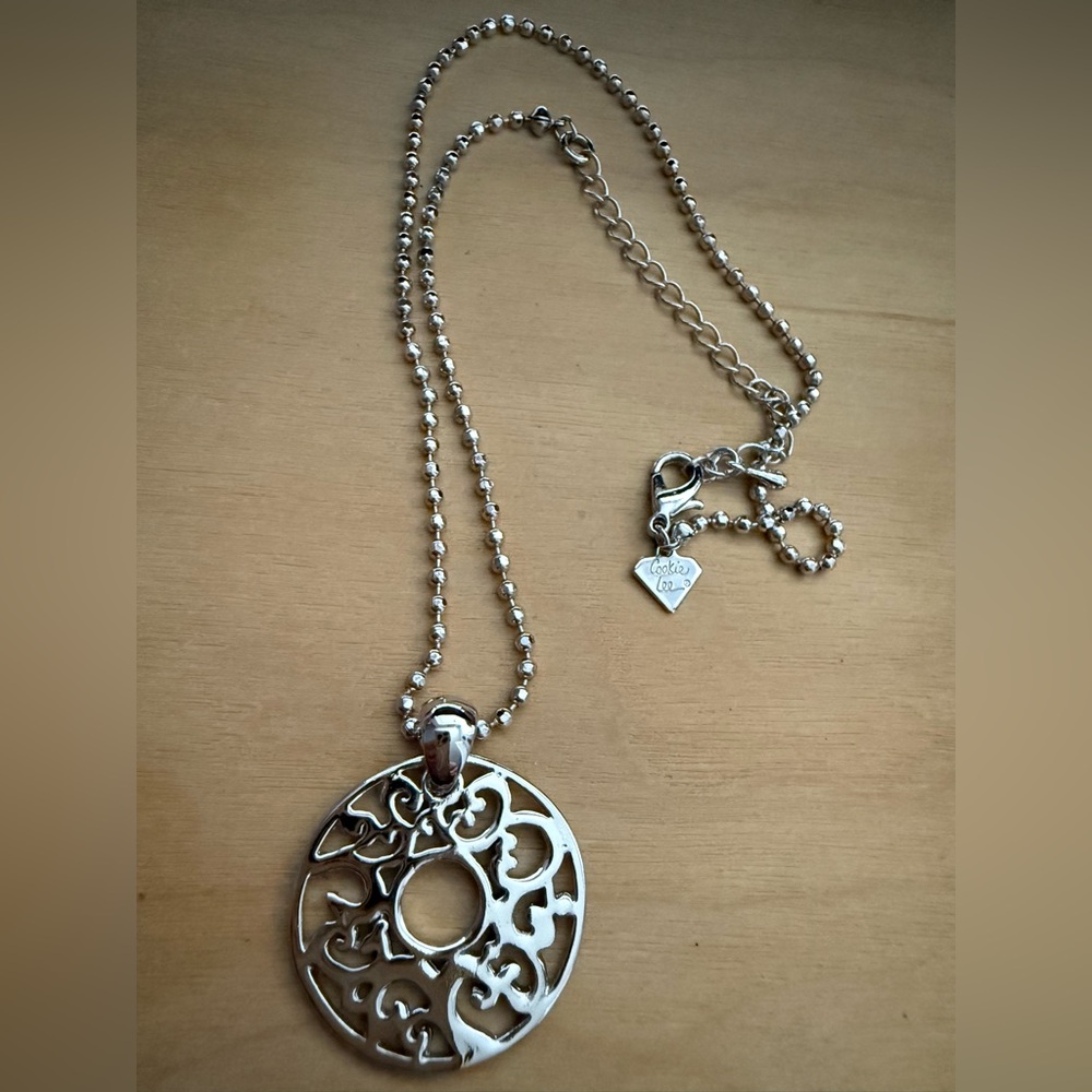 Cookie Lee: Silver Filigree Pendant Necklace